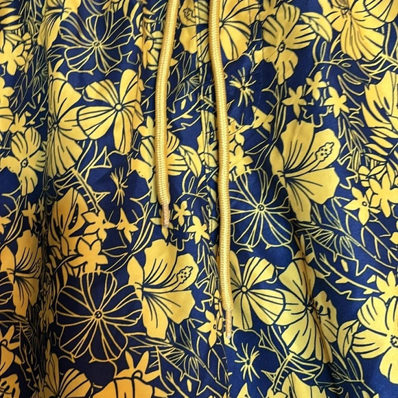 Club Room men’s blue and yellow tropical floral swim trunks size small - Picture 2 of 8